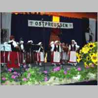 902-1020 Regionaltreffen 2005 Schwerin. Volkstanz- und Trachtengruppe aus Thueringen mit ihrem Ostpreussenprogramm..jpg